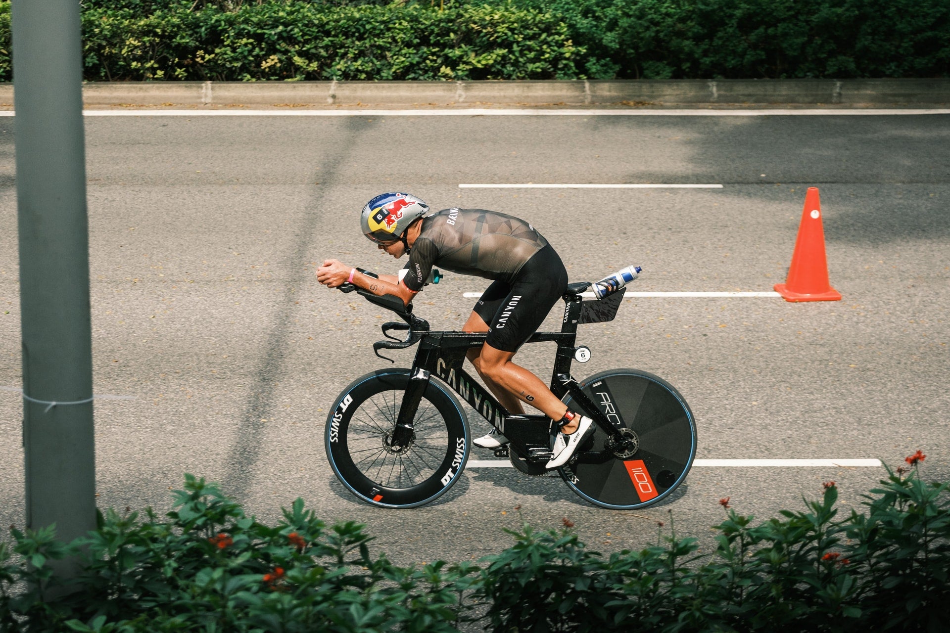 Daniel Bækkegaard cykler med Bont Zero+ cykelsko
