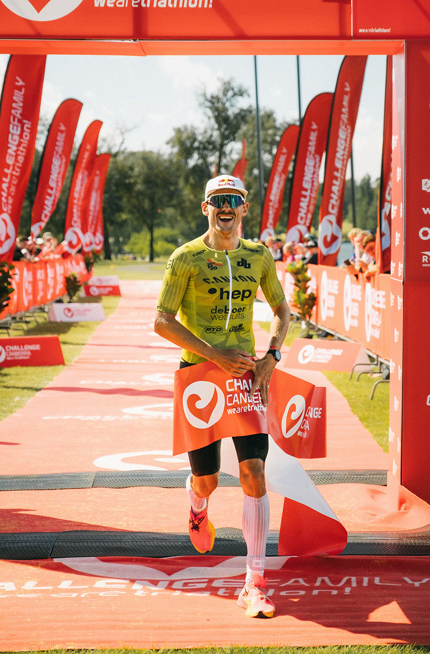 Daniel Bækkegaard løber over målstregen