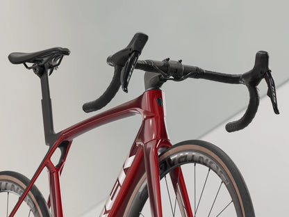 Trek Madone SL 6 Gen 8 Crimson/Red - Racer Cykel